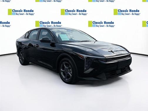 Aurora Black Pearl 2025 Kia K4