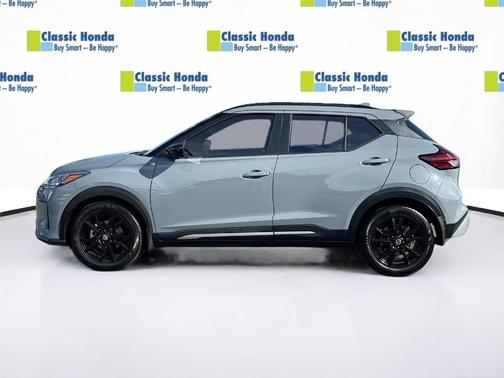 2021 Nissan Kicks SR