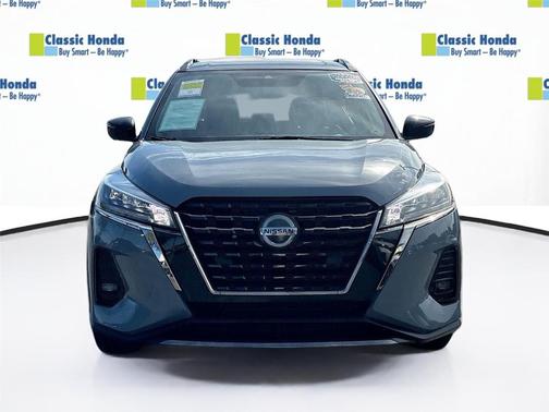 2021 Nissan Kicks SR