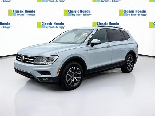 White Silver Metallic 2018 Volkswagen Tiguan 2.0T SE