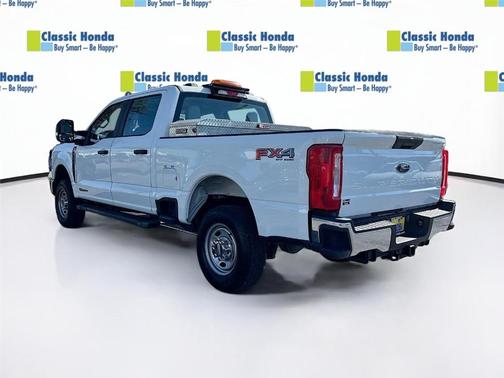 Oxford White 2023 Ford F-250 XL