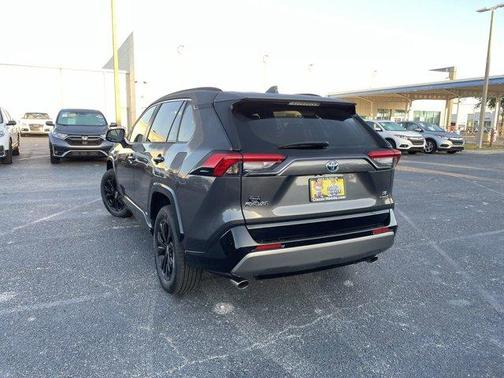 2023 Toyota RAV4 Hybrid SE