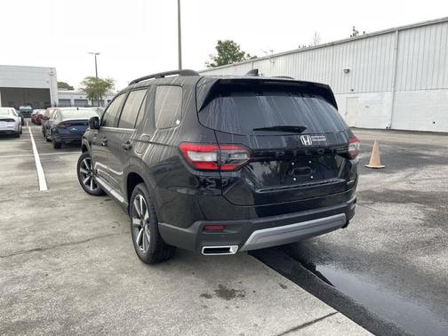 2025 Honda Pilot Sport