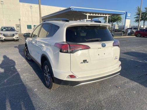 2017 Toyota RAV4 Hybrid XLE