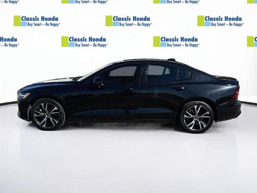 2024 Volvo S60 B5 Plus Dark Theme