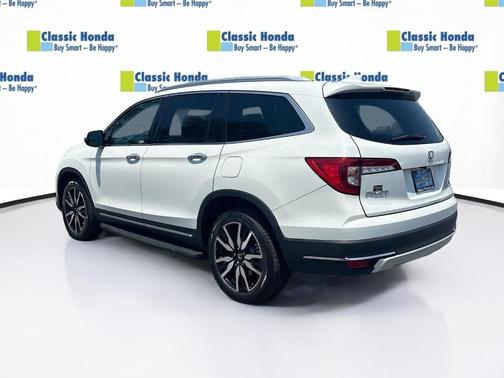 2022 Honda Pilot Touring 8-Passenger