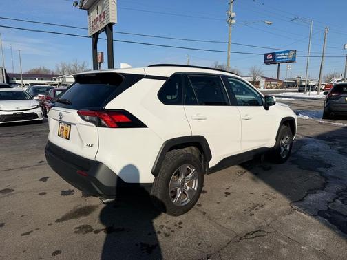 2023 Toyota RAV4 XLE