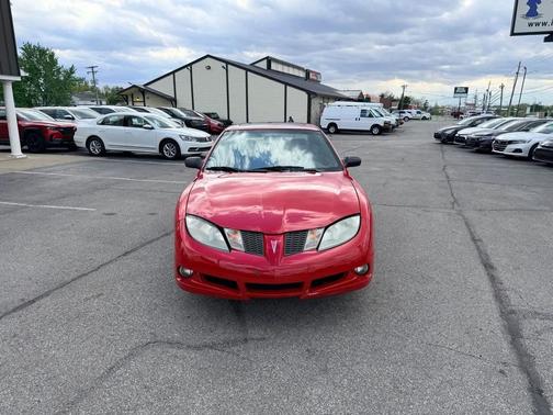 Red 2005 Pontiac Sunfire 2dr Cpe