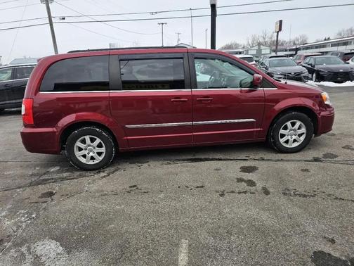 2012 Chrysler Town & Country Touring