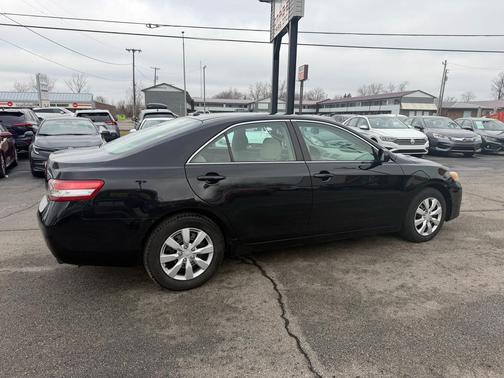 2010 Toyota Camry LE