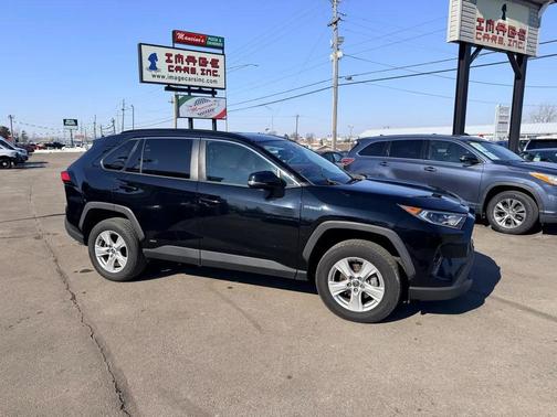 2021 Toyota RAV4 Hybrid XLE