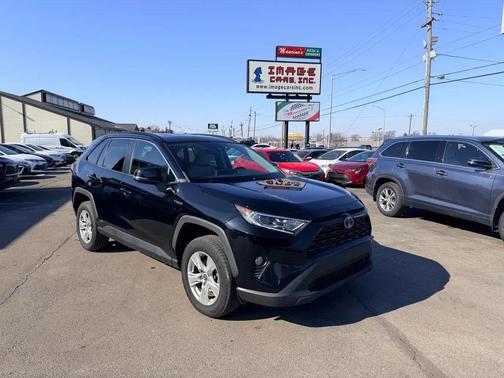 2021 Toyota RAV4 Hybrid XLE