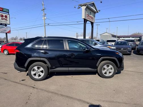 2021 Toyota RAV4 Hybrid XLE