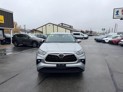 2020 Toyota Highlander LE