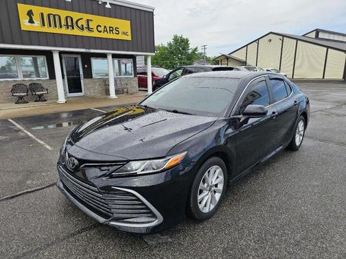 Midnight Black Metallic 2022 Toyota Camry LE