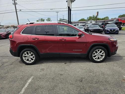 Deep Cherry Red Crystal Pearlcoat 2016 Jeep Cherokee Latitude