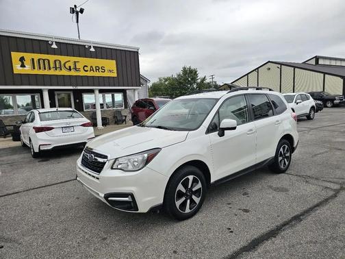 Crystal White Pearl 2018 Subaru Forester 2.5i Premium