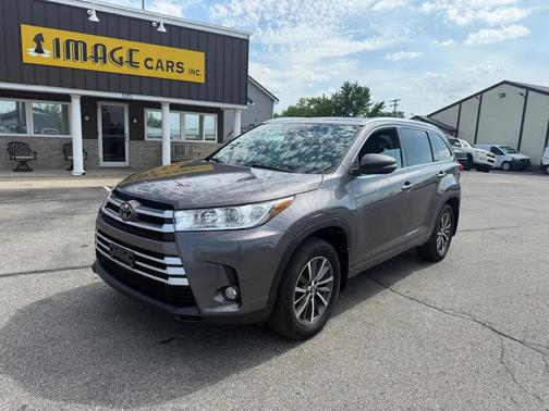 Predawn Gray Mica 2018 Toyota Highlander XLE