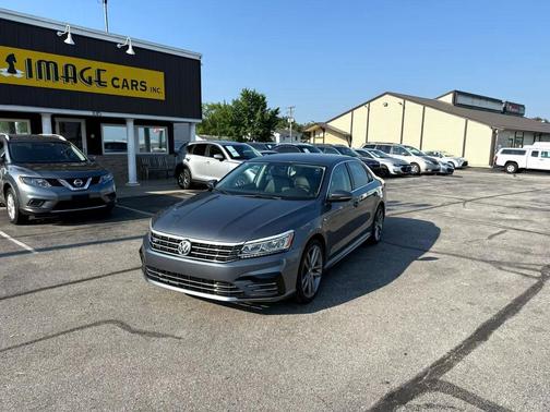 2017 Volkswagen Passat 1.8T R-Line w/Comfort