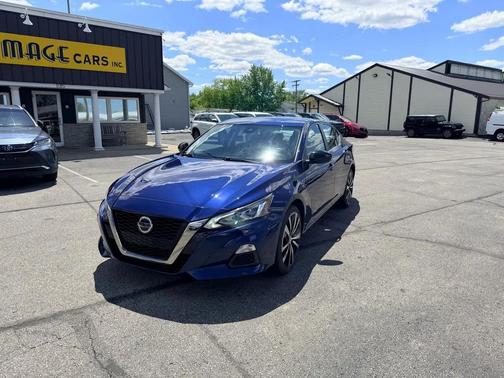 Deep Blue Pearl 2022 Nissan Altima SR Intelligent AWD