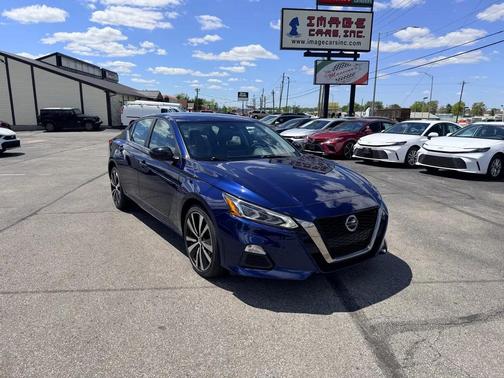 Deep Blue Pearl 2022 Nissan Altima SR Intelligent AWD