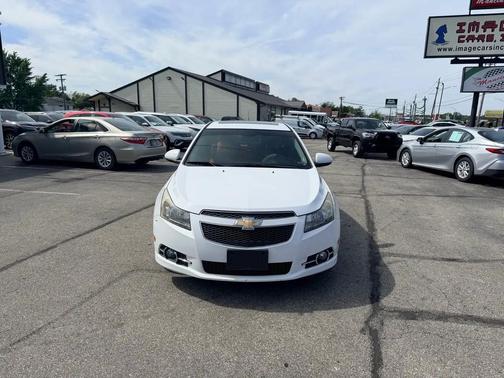 Summit White 2013 Chevrolet Cruze 2LT