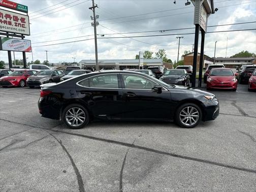 2017 Lexus ES 300h Base