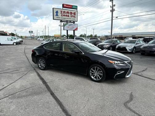 2017 Lexus ES 300h Base