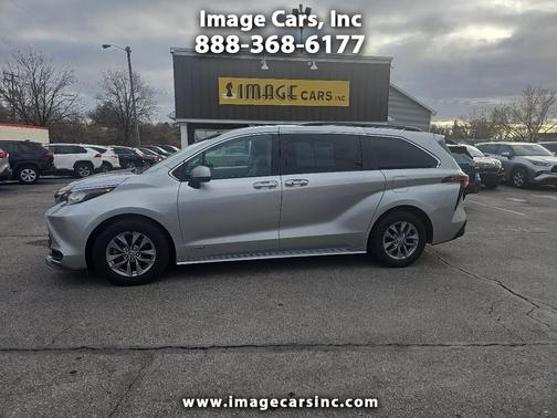 2021 Toyota Sienna LE