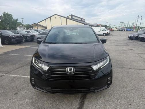 Crystal Black Pearl 2023 Honda Odyssey Sport