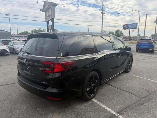 Crystal Black Pearl 2023 Honda Odyssey Sport