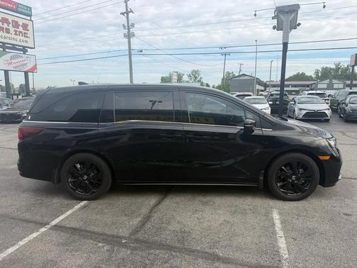 Crystal Black Pearl 2023 Honda Odyssey Sport