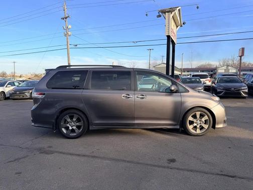 2014 Toyota Sienna SE