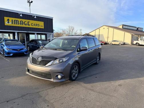 2014 Toyota Sienna SE
