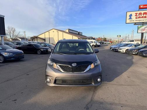 2014 Toyota Sienna SE