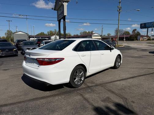 2017 Toyota Camry SE
