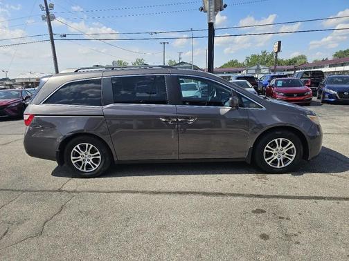 Polished Metal Metallic 2011 Honda Odyssey EX-L