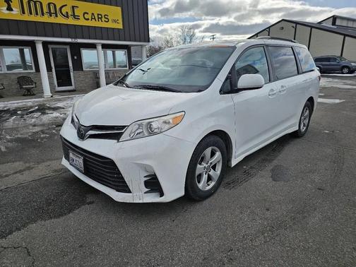 2020 Toyota Sienna LE