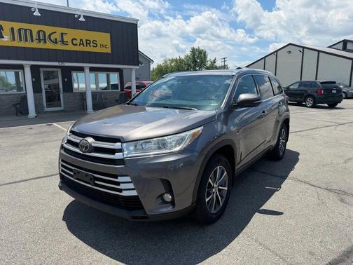 Predawn Gray Mica 2018 Toyota Highlander XLE