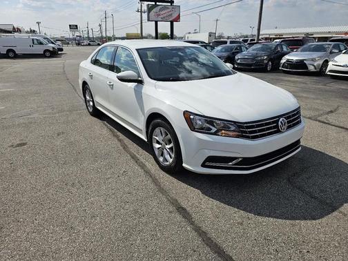 Pure White 2017 Volkswagen Passat 1.8T S