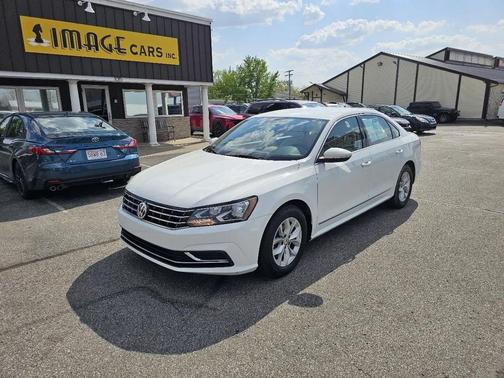 Pure White 2017 Volkswagen Passat 1.8T S