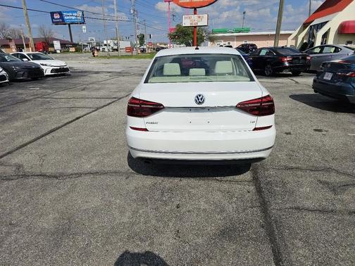 Pure White 2017 Volkswagen Passat 1.8T S