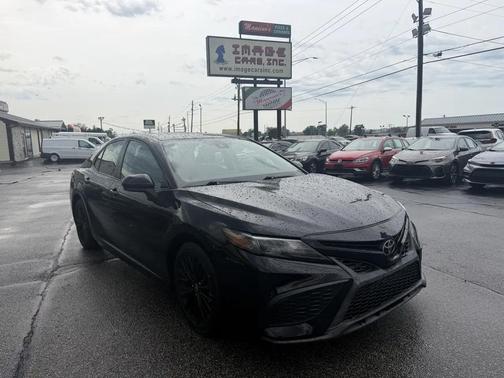 Midnight Black Metallic 2021 Toyota Camry SE
