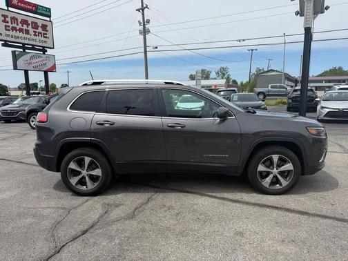 Granite Crystal Metallic Clearcoat 2019 Jeep Cherokee Limited