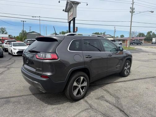 Granite Crystal Metallic Clearcoat 2019 Jeep Cherokee Limited