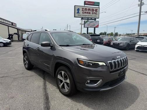 Granite Crystal Metallic Clearcoat 2019 Jeep Cherokee Limited