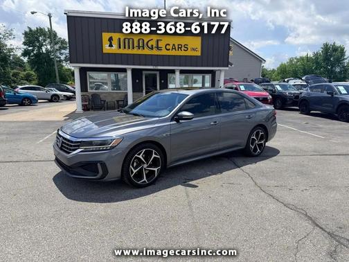 Platinum Gray Metallic 2021 Volkswagen Passat 2.0T R-Line