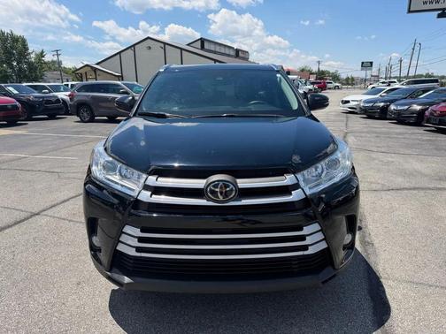 Midnight Black Metallic 2017 Toyota Highlander XLE