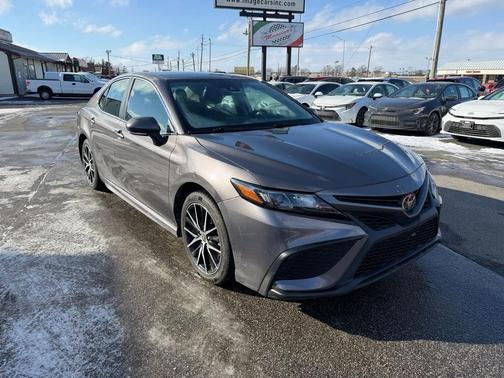 2022 Toyota Camry SE