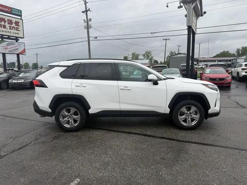 Ice Cap 2025 Toyota RAV4 XLE